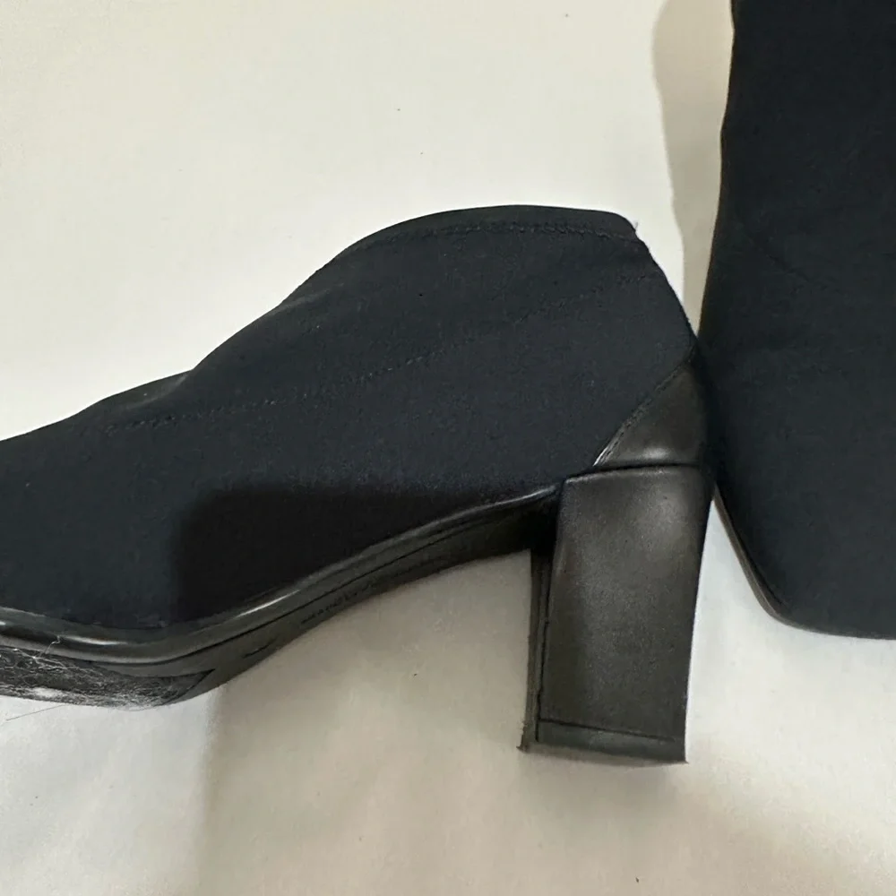 Donald J. Pliner 9M Reya Neoprene Black 4” Heel Booties Office Career